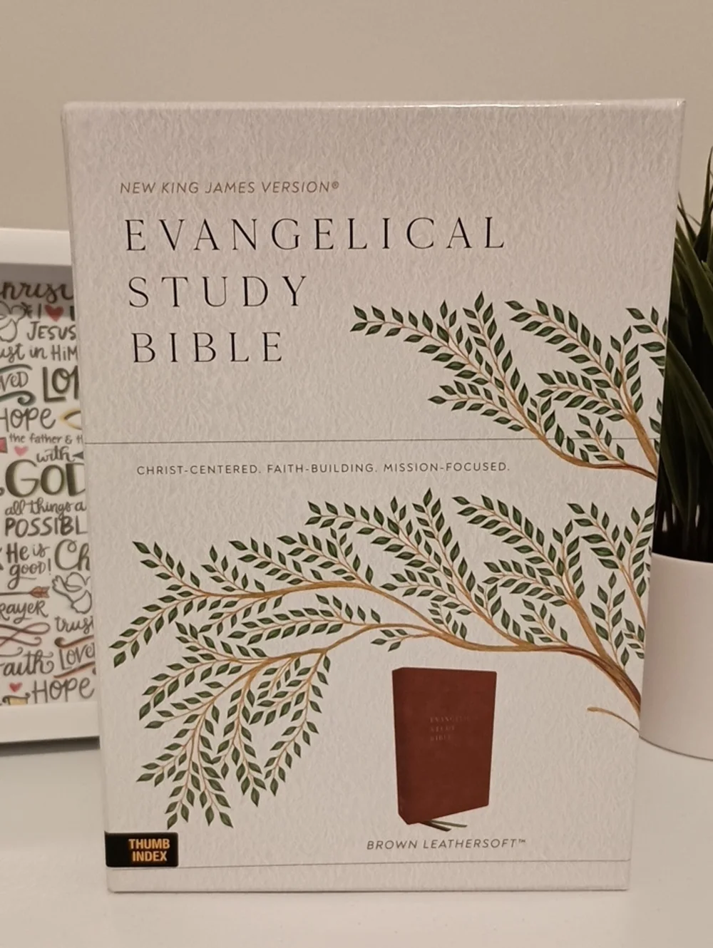 EVANGELICAL STUDY BIBLE - Brown Leathersoft (New King James Version)